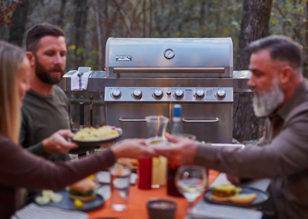 How to host best super bowl sunday party 2025